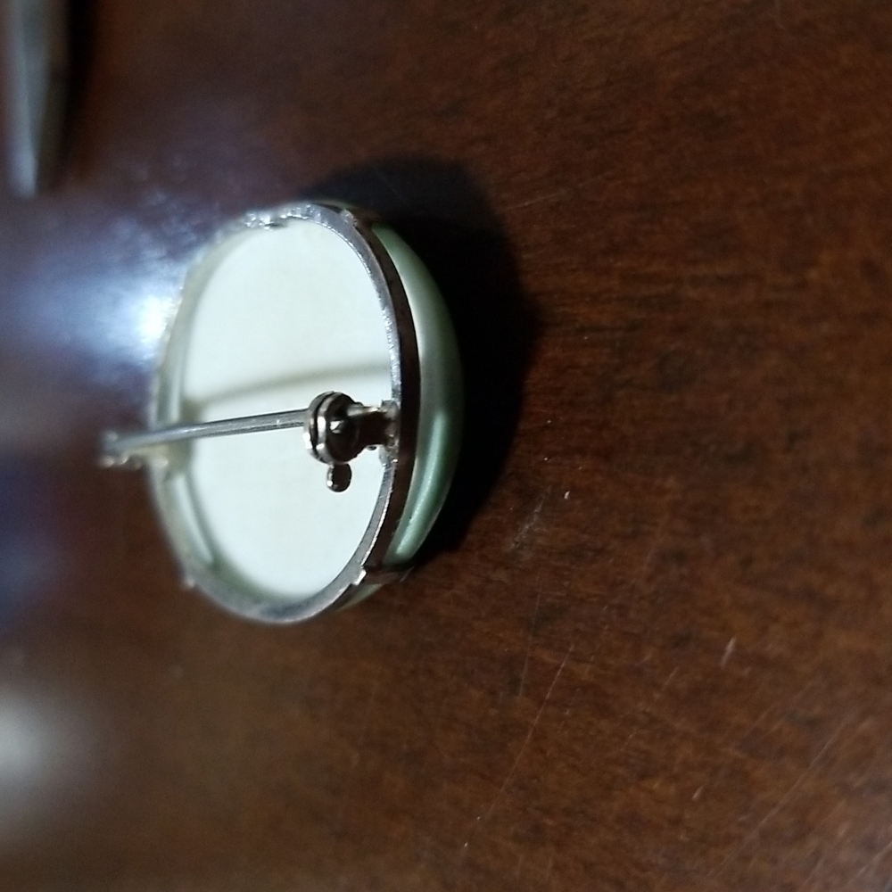 Wedgwood Antique Jasperware Dip Green Brooch - Picture 6 of 9